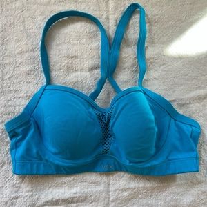 “VSX Sport” bra, size 36B with underwire and slight padding in great shape!